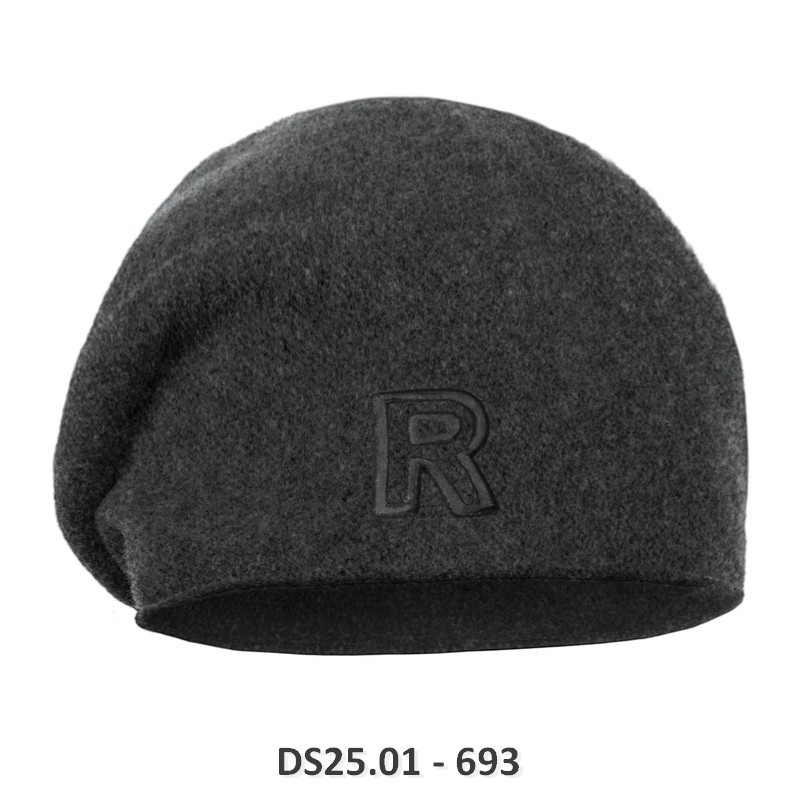 DS25.01 - Damska czapka z dzianiny (smerfetka)