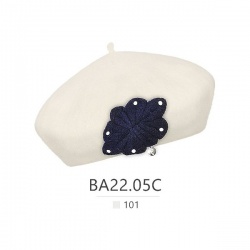 BA22.05C - Beret z aplikacją