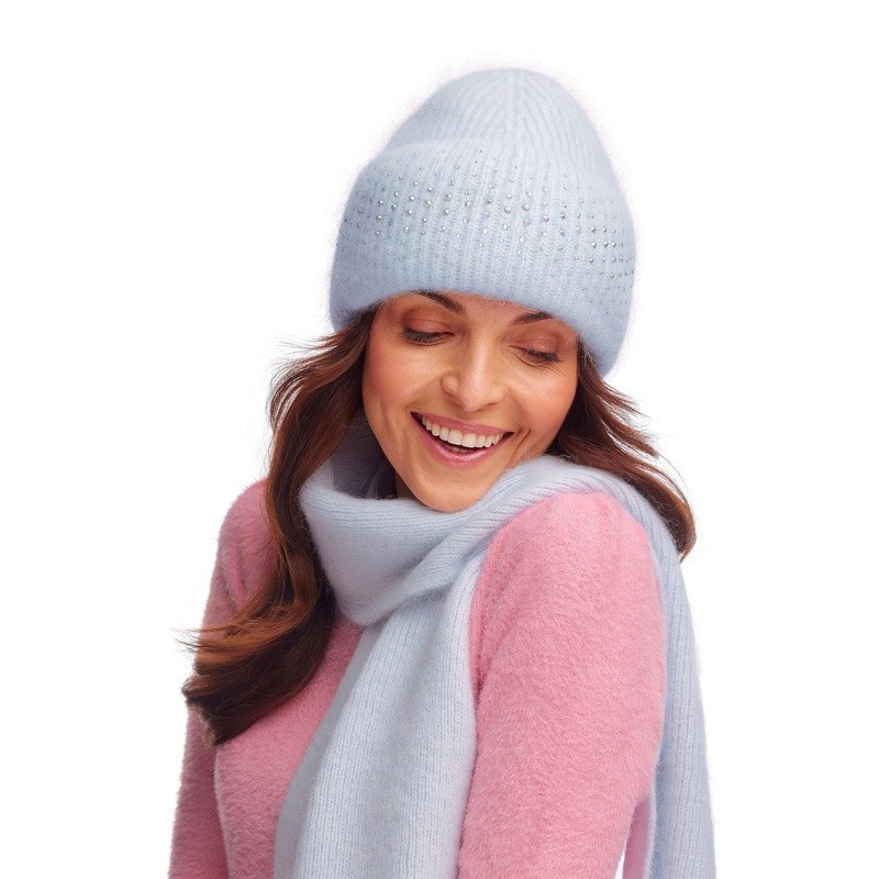 Szyta w Polsce czapka z diamencikami | Rabionek