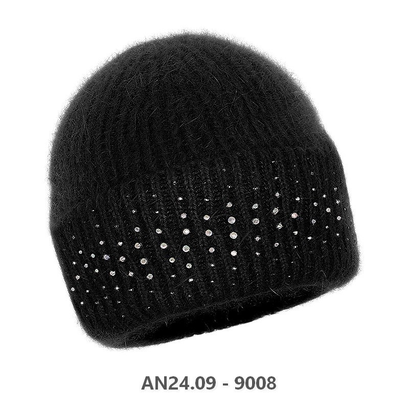 Szyta w Polsce czapka z diamencikami | Rabionek